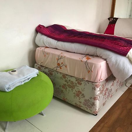 An Extra Large Room With Patio & Own Front Entrance Rotherham Rawmarsh Kültér fotó