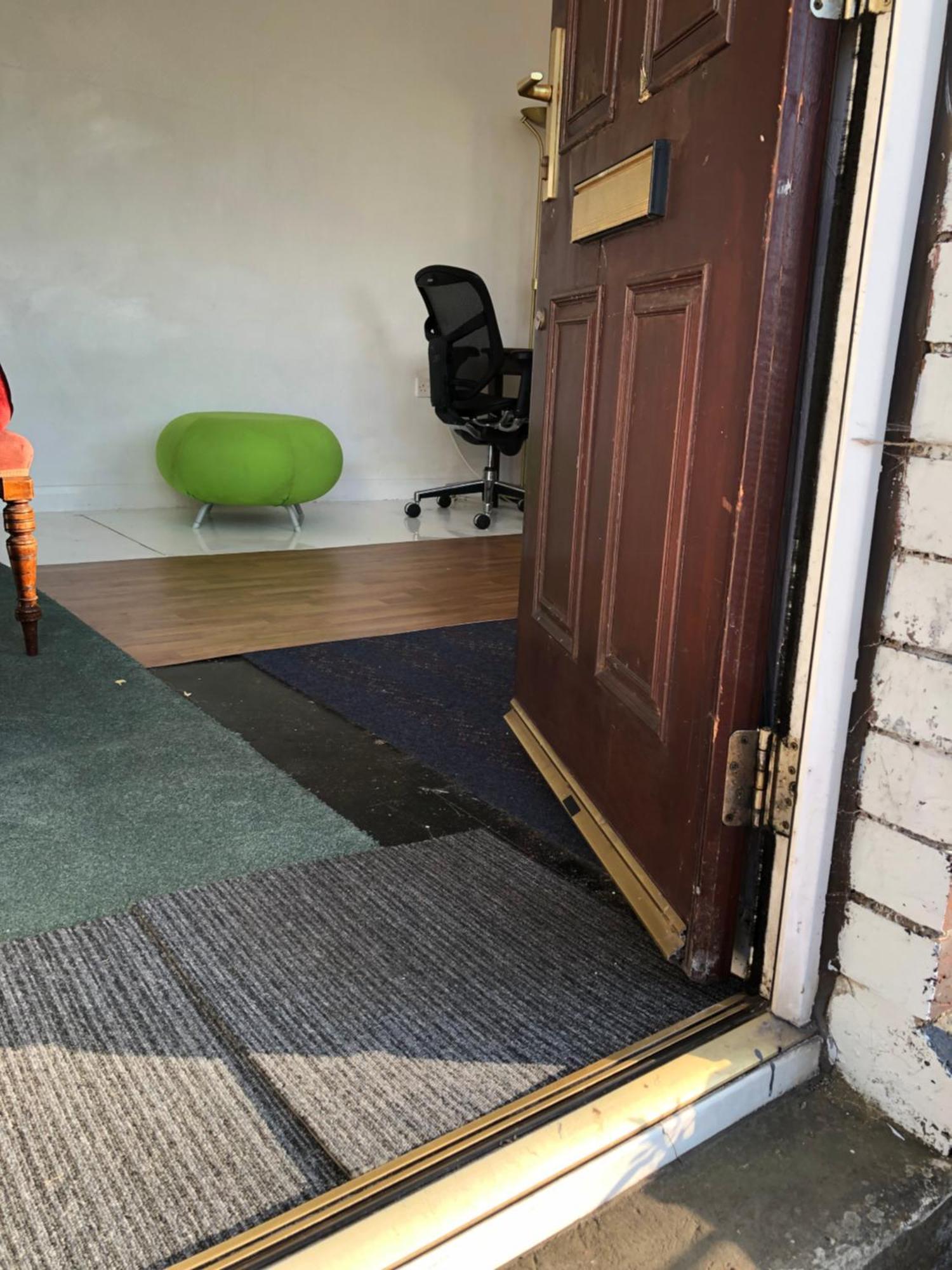 An Extra Large Room With Patio & Own Front Entrance Rotherham Rawmarsh Kültér fotó